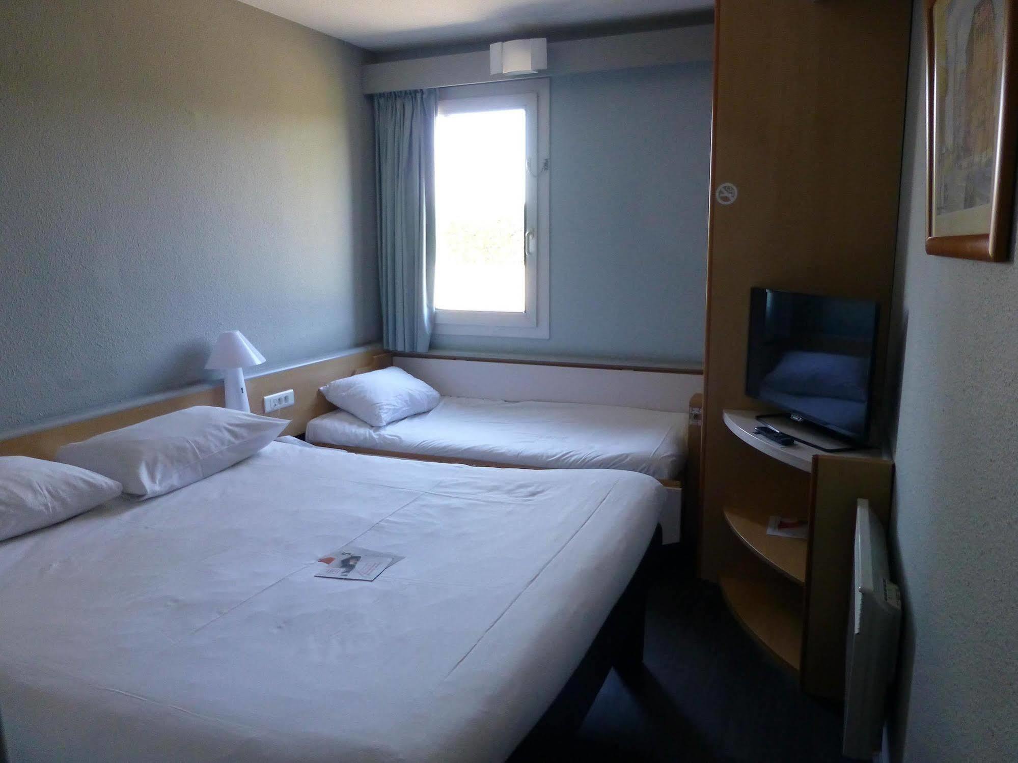 ホテル Ibis Saint Rambert D'Albon エクステリア 写真
